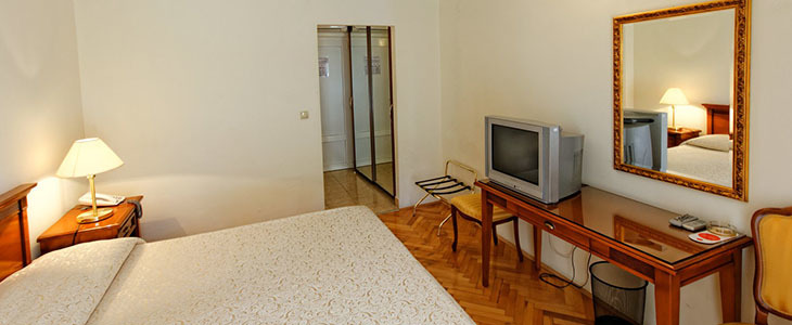 Hotel Val*** (ex Jadran), Seget Donji - Trogir - Kuponko.si