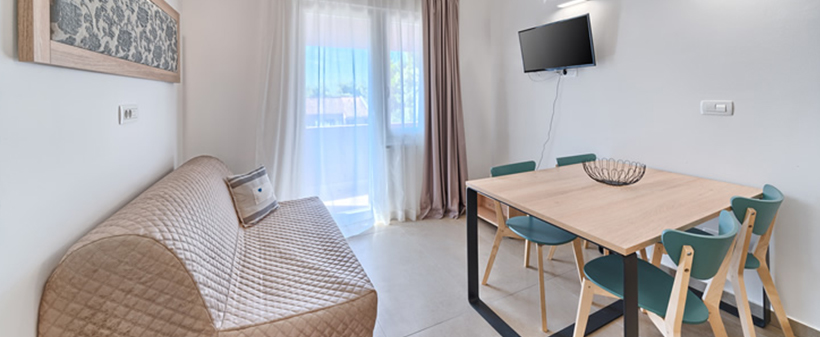 Apartmaji Medena 3*, Seget Donji (Trogir) - Kuponko.si