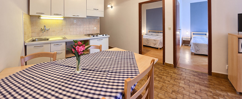 Apartmaji Medena 3*, Seget Donji (Trogir) - Kuponko.si