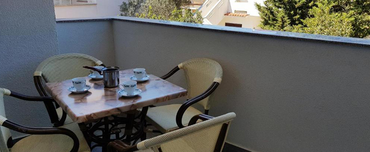 Apartmaji z bazenom, Novalja, Pag - Kuponko.si