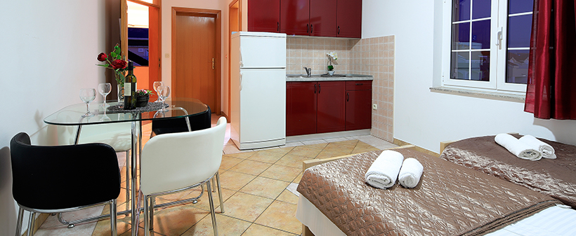 Apartmaji**, ruleta, Novalja: oddih na Pagu - Kuponko.si