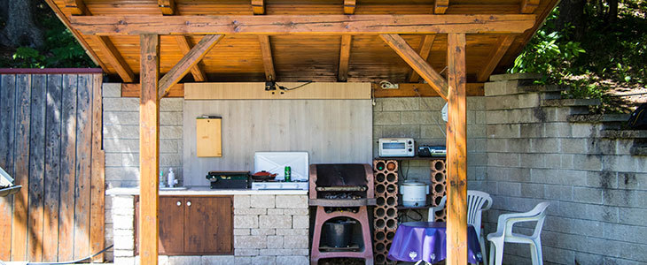 Oddih v glamping hiški v neokrnjeni naravi - Kuponko.si