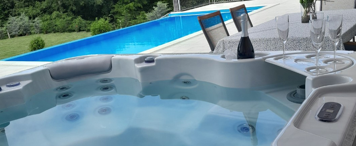 Villa Green Haven, Pazin: vila z bazenom in jacuzzijem - Kuponko.si