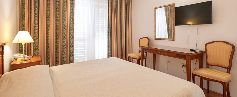 Hotel Val*** (ex Jadran), Seget Donji - Trogir - Kuponko.si