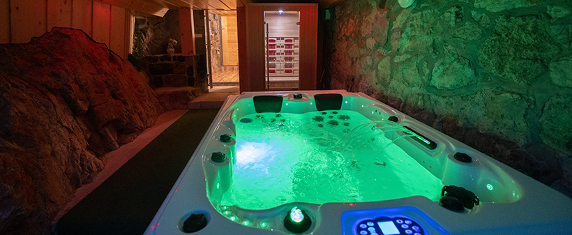 Glamping oddih v brunarici z wellnesom - Kuponko.si