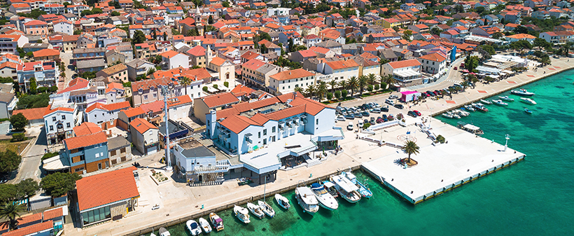 Hotel Loža**, Novalja: oddih s polpenzionom - Kuponko.si