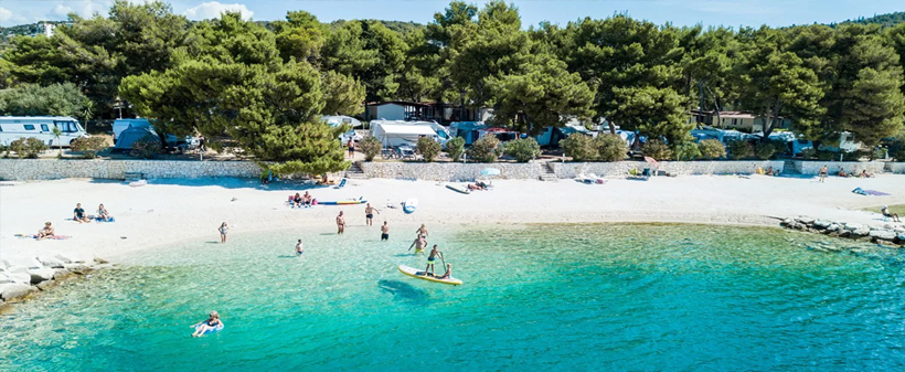 Kamp Rožac Trogir, najem mobilnih hišk - Kuponko.si