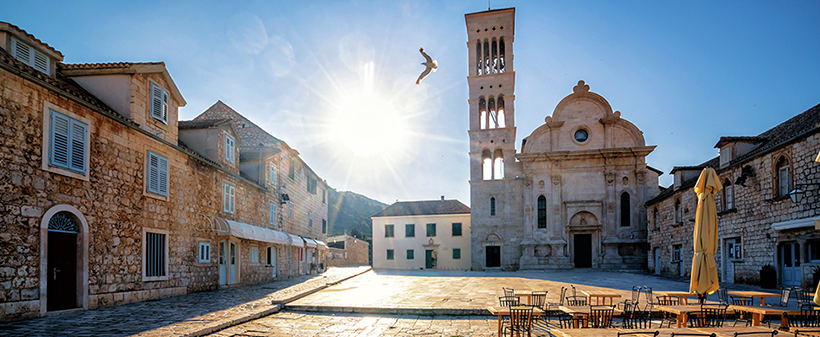 Aparthotel Pharia 3*, Hvar: krasen morski oddih - Kuponko.si