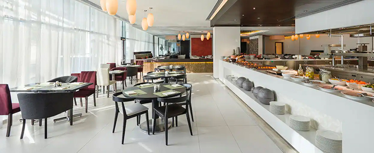 Hyatt Palace**** Dubaj, Združeni Arabski Emirati - Kuponko.si