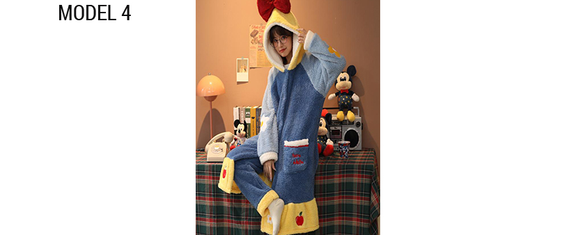 Mehka in udobna spalna halja z risanimi junaki! - Kuponko.si