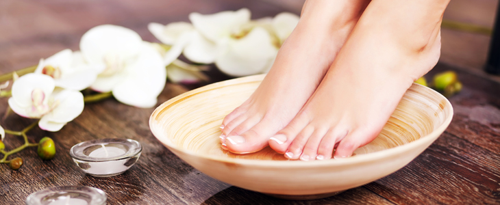 Perfect Nail Studio: Nega stopal z lakiranjem  - Kuponko.si