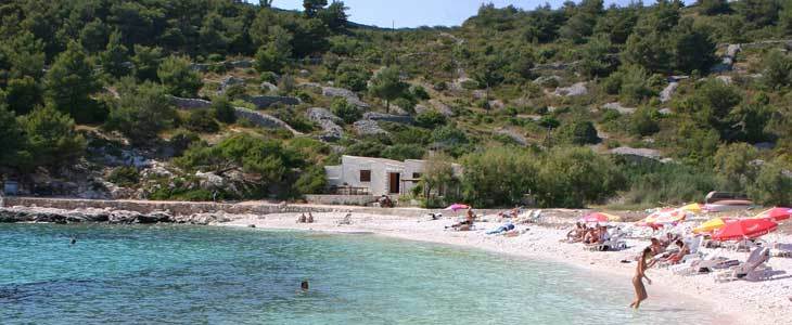 Kamp Kopito na Hvaru, mobilne hiške - Kuponko.si