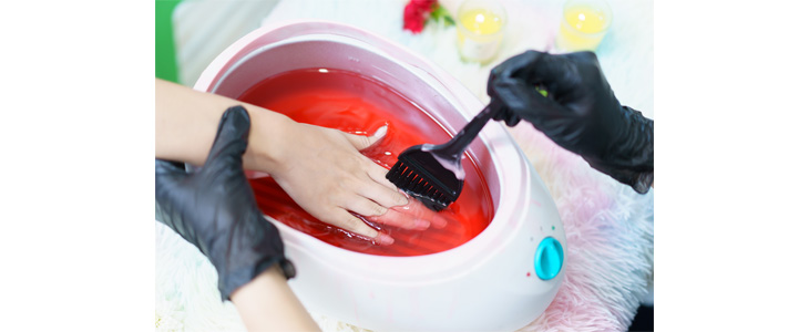 Perfect Nail Studio: Parafinska obloga rok  - Kuponko.si