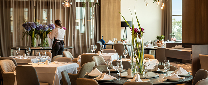 Hotel Ambasador 5* Opatija, adventni oddih na morju - Kuponko.si