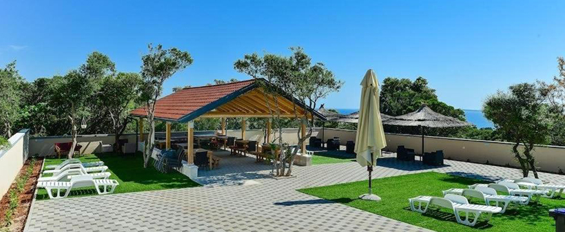 Royal Pool Apartments 4*, Gajac, Pag: počitnice - Kuponko.si