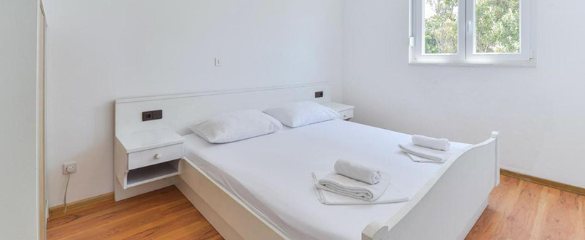 Royal Pool Apartments 4*, Gajac, Pag: počitnice - Kuponko.si