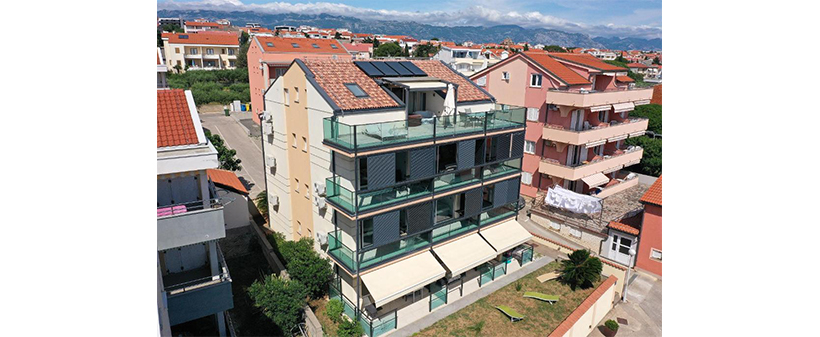 Apartmaji Kristal Paris, Novalja, Pag: poletni oddih - Kuponko.si
