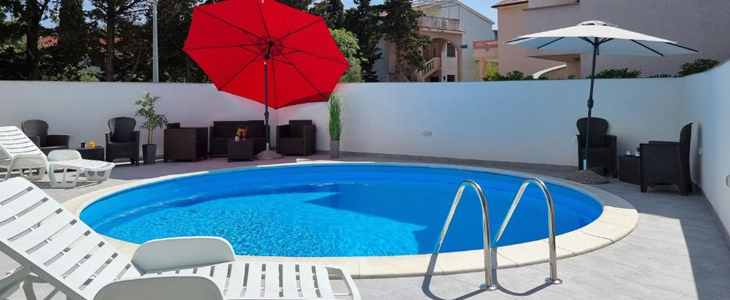 Novalja Pool Apartments 3*, Pag: apartmaji z bazenom - Kuponko.si