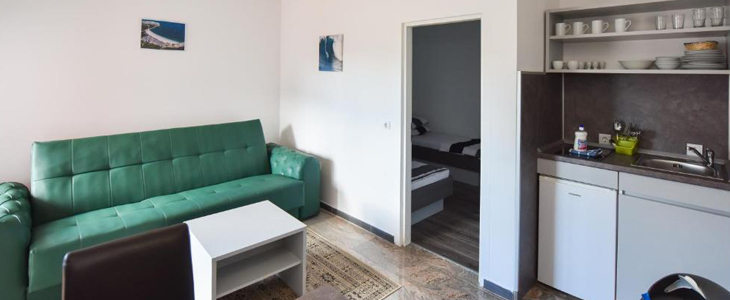 Novalja Pool Apartments 3*, Pag: apartmaji z bazenom - Kuponko.si