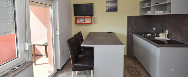 Novalja Pool Apartments 3*, Pag: apartmaji z bazenom - Kuponko.si