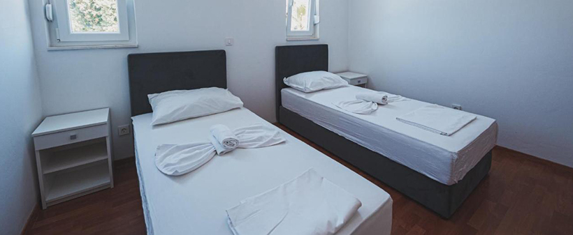 Royal Pool Apartments 4*, Gajac, Pag: počitnice - Kuponko.si