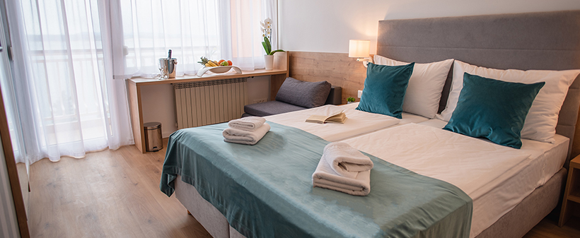 Hotel Mediteran 3*, Cirkvenica: oodih za 2, polpenzion - Kuponko.si