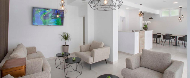 Hotel Intermezzo 4*, otok Pag, nočitev s polpenzionom - Kuponko.si