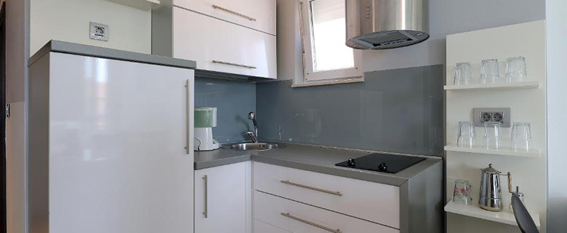Apartmaji Kristal Paris, Novalja, Pag: poletni oddih - Kuponko.si