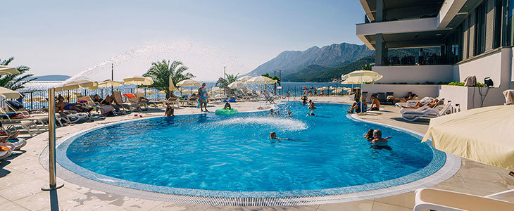 Morenia All inclusive Resort 4* na Makarski rivieri - Kuponko.si