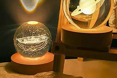 LED nočna lučka v obliki kristalne krogle