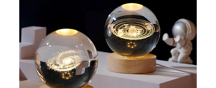 LED nočna lučka v obliki kristalne krogle - Kuponko.si
