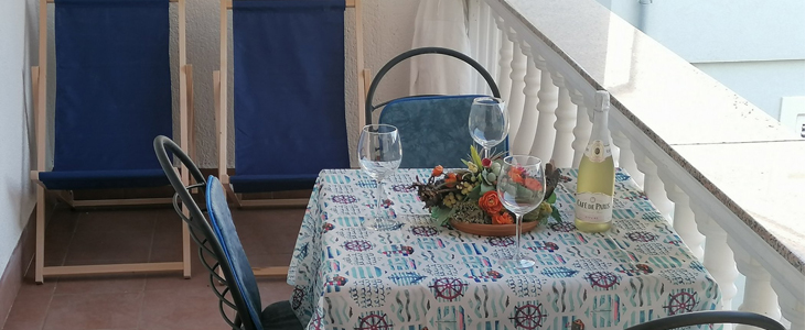 Villa Vera, N. Vinodolski: oddih, apartma z bazenom - Kuponko.si