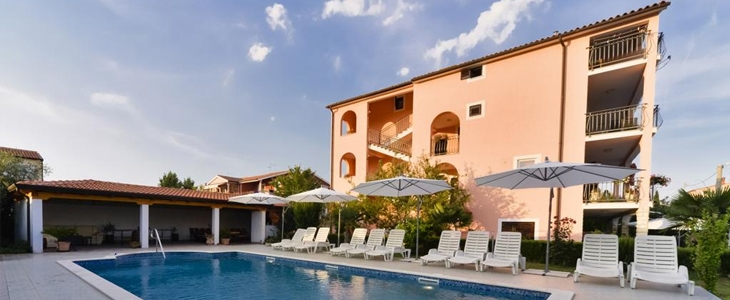 Villa Tina 3*, Novigrad: apartmajska hiša, bazen - Kuponko.si