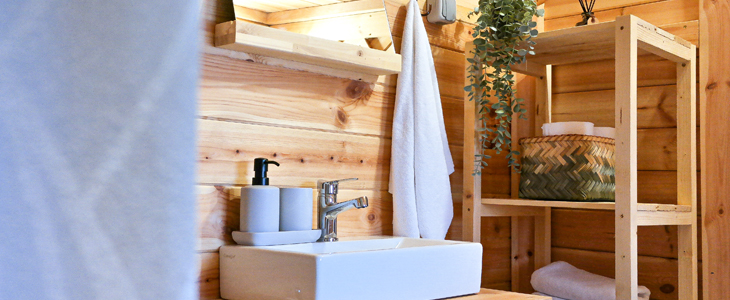 Izletišče Banovci, Gornje Komarevo: glamping hiška - Kuponko.si
