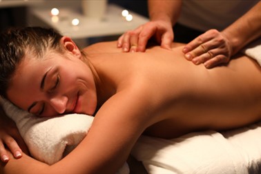 40-minutna vrhunska masaža hrbta