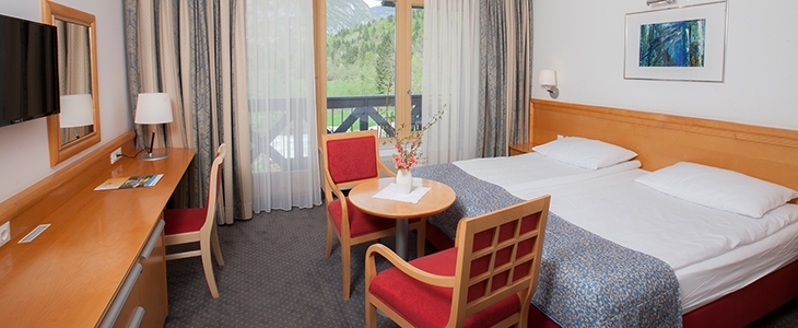 Hotel Jezero****, Bohinjsko jezero: pomladni oddih - Kuponko.si
