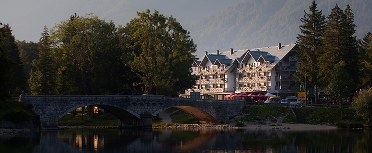 Hotel Jezero****, Bohinjsko jezero: pomladni oddih - Kuponko.si