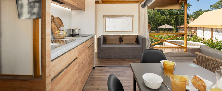 Banki Green Istrian Village; nočitev v Glamping šotorih - Kuponko.si