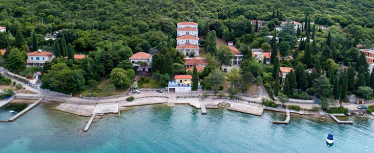 Penzion Delfin, Omišalj, Krk: oddih s polpenzionom - Kuponko.si