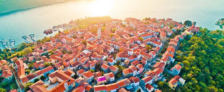 Penzion Delfin, Omišalj, Krk: oddih s polpenzionom - Kuponko.si