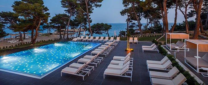 Valamar Carolina Hotel & Villas 4*:  poletni oddih - Kuponko.si