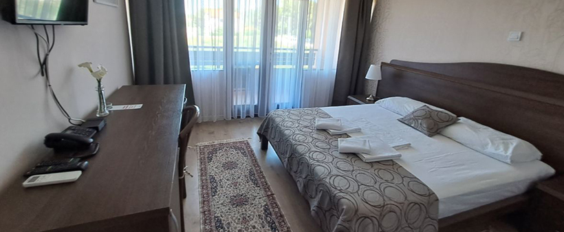 Hotel Albamaris 3*, Biograd na Moru, morski oddih - Kuponko.si