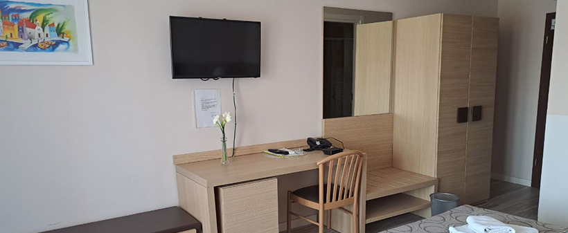 Hotel Albamaris 3*, Biograd na Moru, morski oddih - Kuponko.si