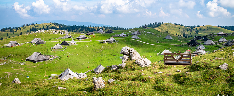 Velika planina resort, najem planinske koče - Kuponko.si