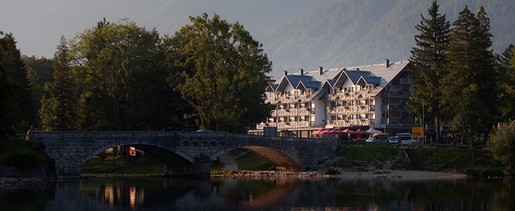 Hotel Jezero****, Bohinjsko jezero: jesenski oddih - Kuponko.si