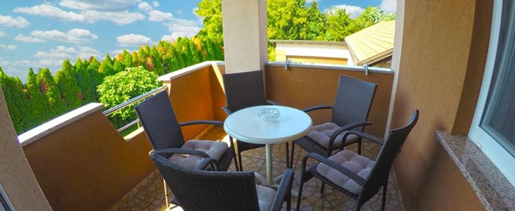 Apartmaji in sobe Rea, Sveti Martin: oddih s kopanjem - Kuponko.si