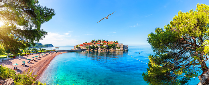 Hotel Slovenska Plaža**** v Budvi v Črni gori - Kuponko.si