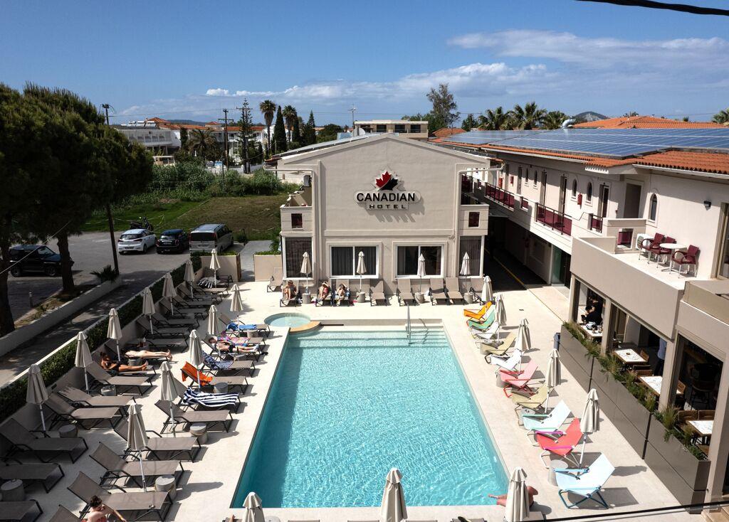 Hotel Canadian*** na otoku Zakintos v Grčiji - Kuponko.si