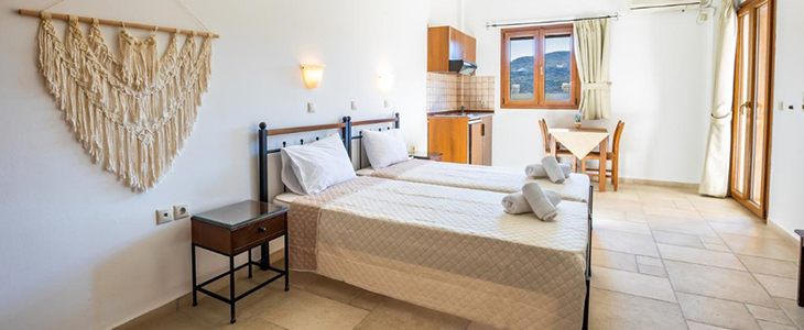 Petra Studios & Apartmens** na otoku Karpatos v Grčiji - Kuponko.si