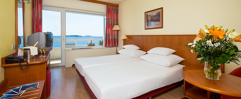 Hotel Zora, Primošten: morski oddih - Kuponko.si